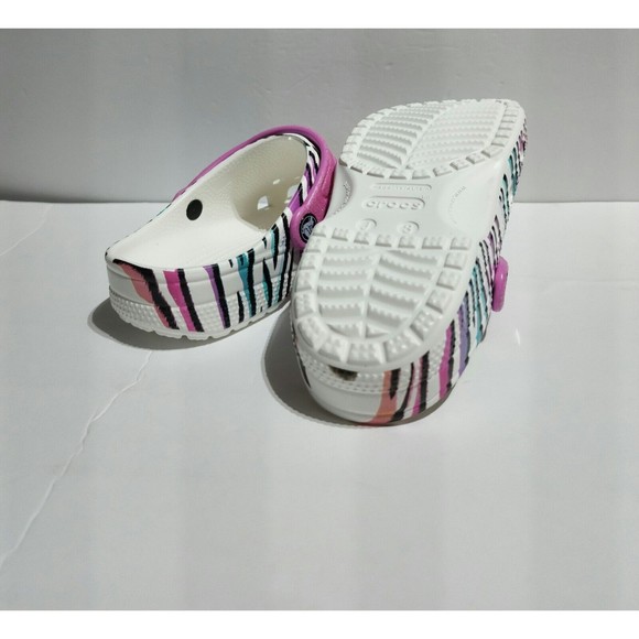 New Kids Crocs Classic Animal Print Clogs Glitter Sandals Multi/white US size J4 - Picture 4 of 7